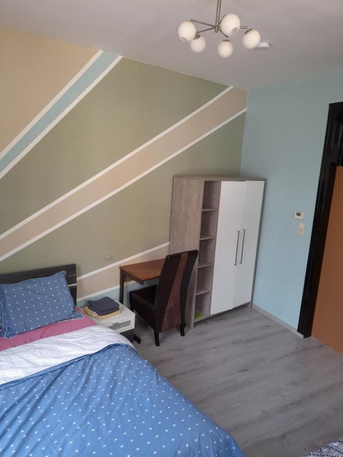 Large Room In House W Shared Kitchen & Bathroom W Free Parking Bluecard Antwerpia Zewnętrze zdjęcie